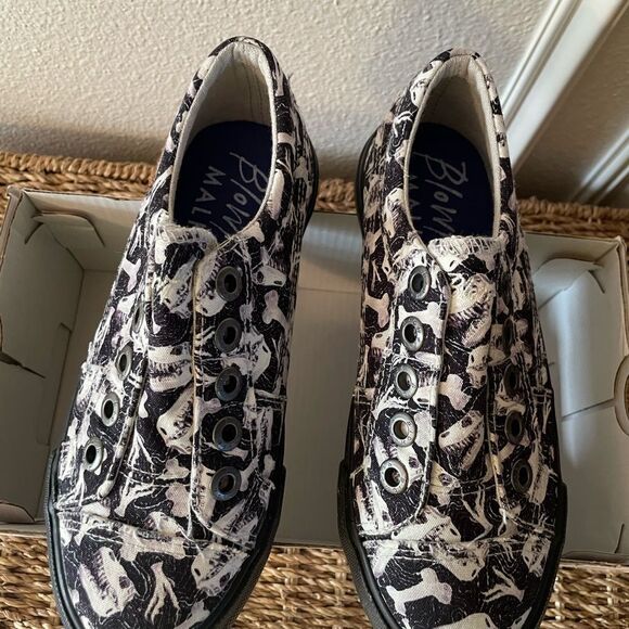 Blowfish Malibu Kids Dinosaur Bones Black and White Loafers New Size 2 - Picture 14 of 15